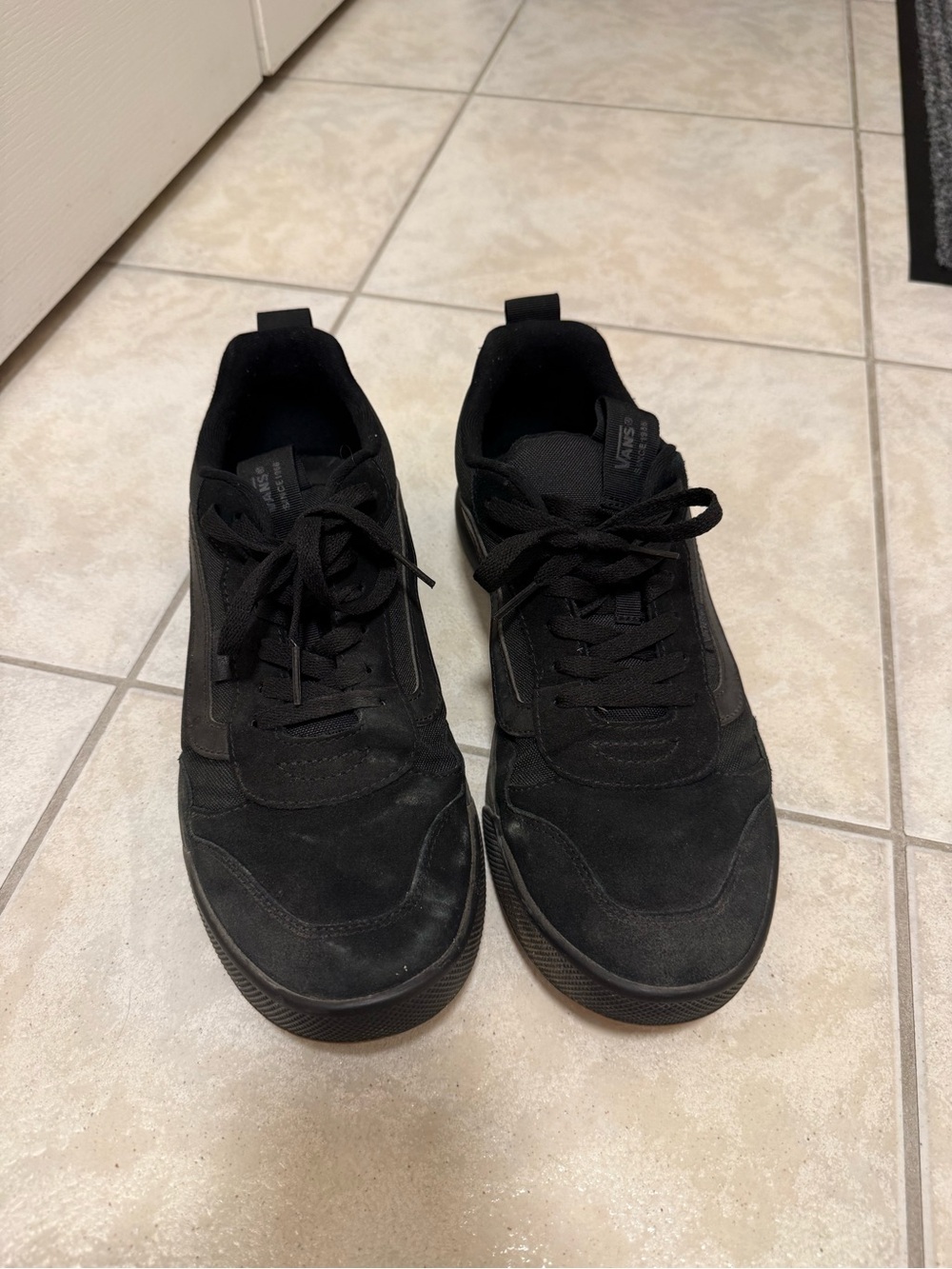 Vans Ultrarange Men’s All-Black Low-Top Sneakers